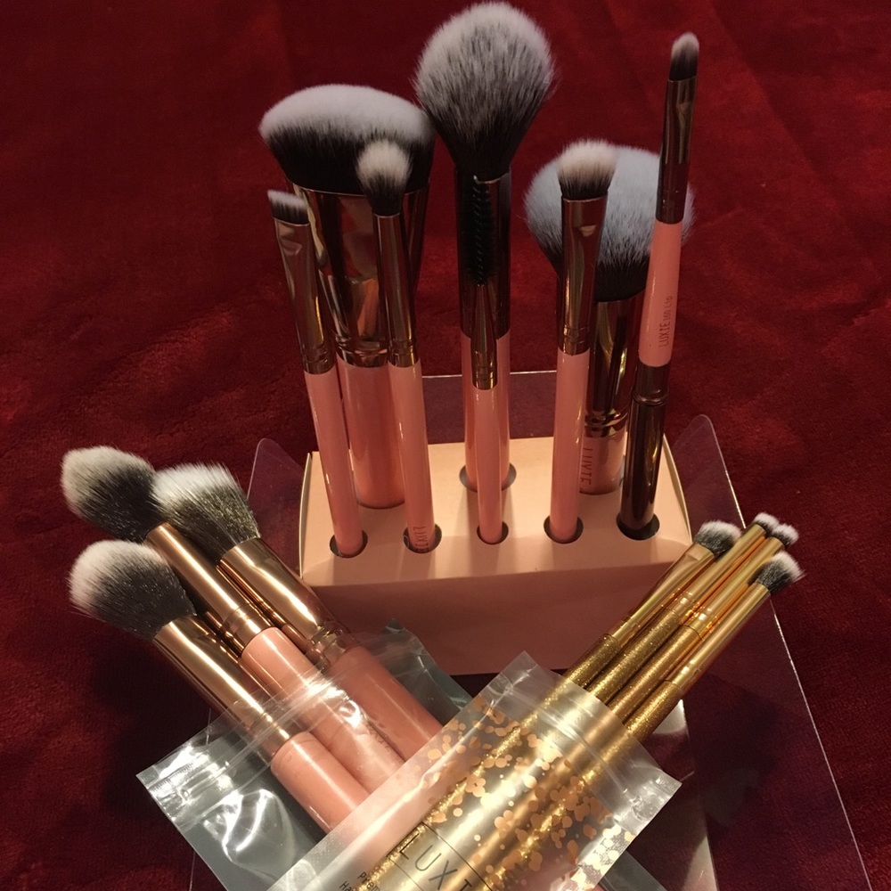15 Premium Luxie Face Brush Set